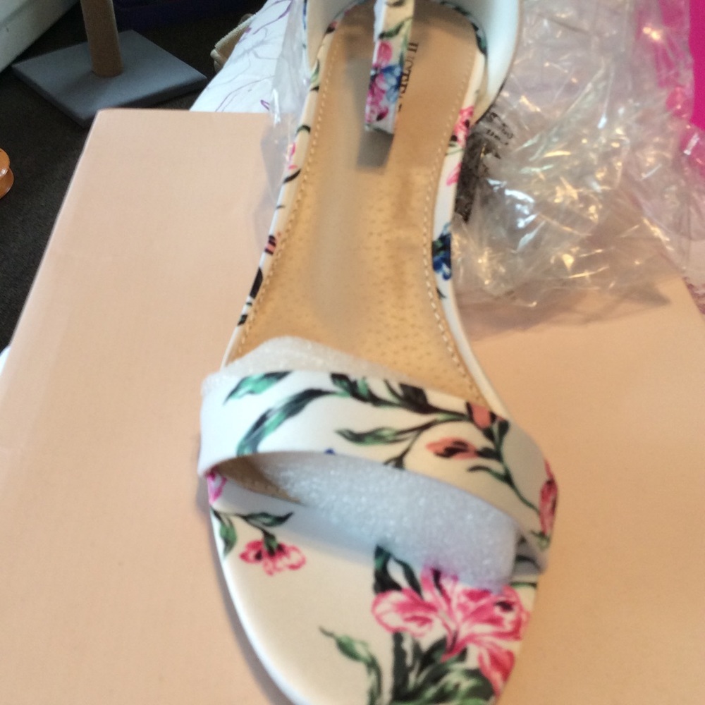 Women’s dress sandal